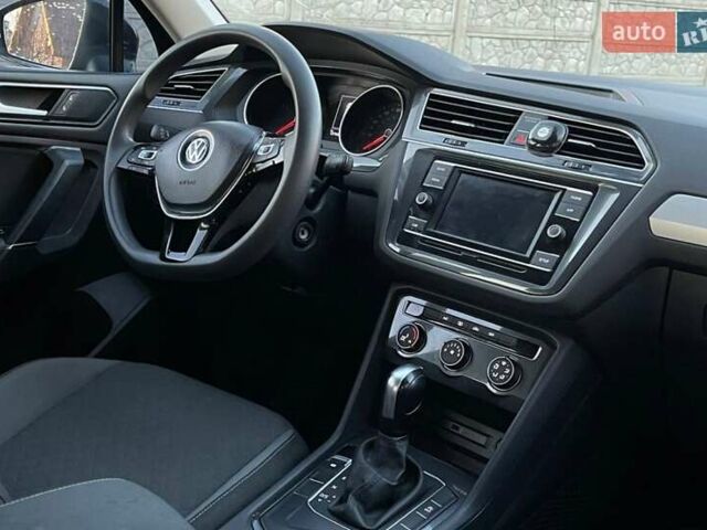 Чорний Фольксваген Tiguan Allspace, об'ємом двигуна 1.99 л та пробігом 142 тис. км за 20500 $, фото 1 на Automoto.ua