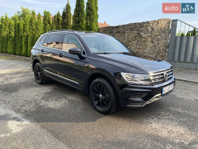 Черный Фольксваген Tiguan Allspace, объемом двигателя 2 л и пробегом 56 тыс. км за 17950 $, фото 1 на Automoto.ua