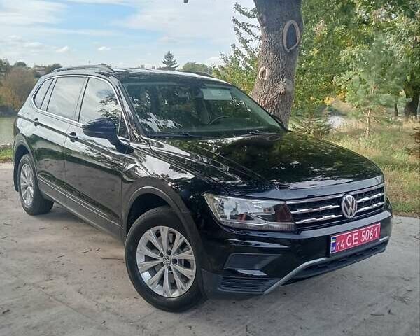 Черный Фольксваген Tiguan Allspace, объемом двигателя 2 л и пробегом 122 тыс. км за 19500 $, фото 1 на Automoto.ua