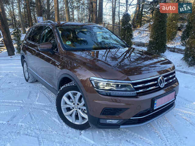 Коричневий Фольксваген Tiguan Allspace, об'ємом двигуна 2 л та пробігом 193 тис. км за 25999 $, фото 1 на Automoto.ua