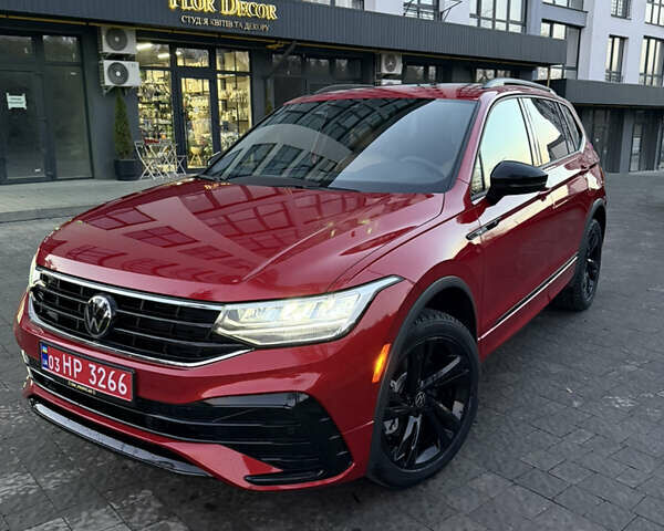 Червоний Фольксваген Tiguan Allspace, об'ємом двигуна 2 л та пробігом 23 тис. км за 29900 $, фото 1 на Automoto.ua