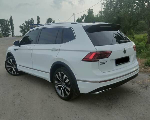 Фольксваген Tiguan Allspace, объемом двигателя 2 л и пробегом 129 тыс. км за 32500 $, фото 1 на Automoto.ua