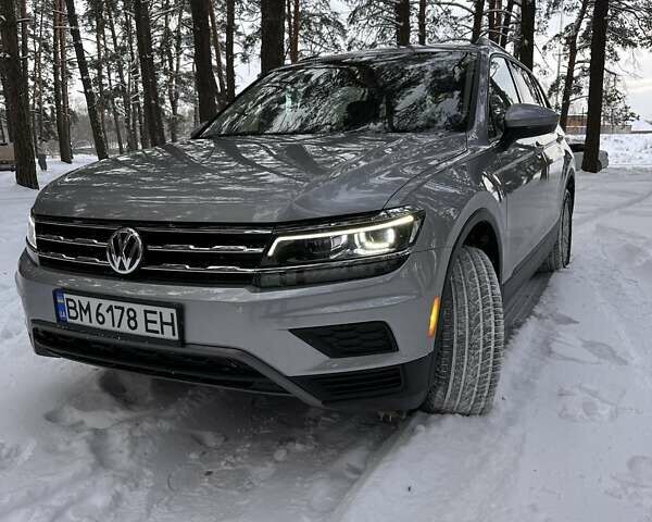 Серый Фольксваген Tiguan Allspace, объемом двигателя 1.98 л и пробегом 5 тыс. км за 25000 $, фото 1 на Automoto.ua