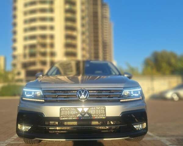 Серый Фольксваген Tiguan Allspace, объемом двигателя 2 л и пробегом 111 тыс. км за 18150 $, фото 1 на Automoto.ua