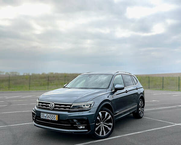 Серый Фольксваген Tiguan Allspace, объемом двигателя 2 л и пробегом 139 тыс. км за 33850 $, фото 1 на Automoto.ua