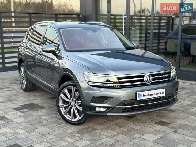 Серый Фольксваген Tiguan Allspace, объемом двигателя 2 л и пробегом 174 тыс. км за 33700 $, фото 1 на Automoto.ua