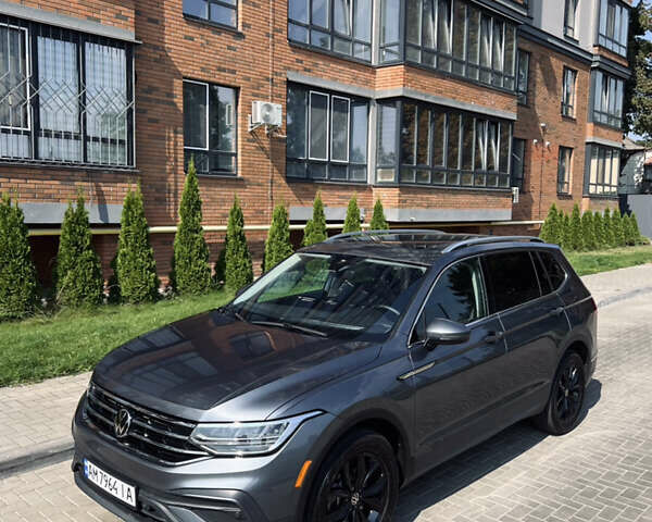 Серый Фольксваген Tiguan Allspace, объемом двигателя 1.97 л и пробегом 23 тыс. км за 27000 $, фото 1 на Automoto.ua