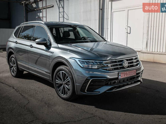 Серый Фольксваген Tiguan Allspace, объемом двигателя 2 л и пробегом 5 тыс. км за 28500 $, фото 1 на Automoto.ua