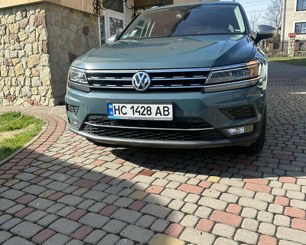 Синий Фольксваген Tiguan Allspace, объемом двигателя 2 л и пробегом 188 тыс. км за 30000 $, фото 1 на Automoto.ua