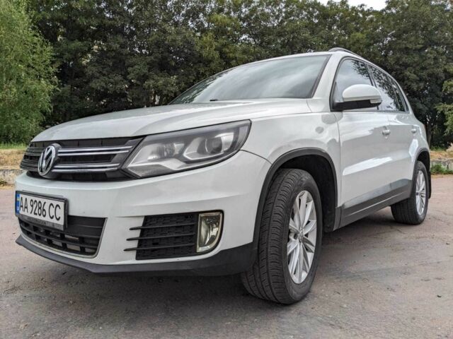 Белый Фольксваген Тигуан, объемом двигателя 2 л и пробегом 58 тыс. км за 14000 $, фото 1 на Automoto.ua