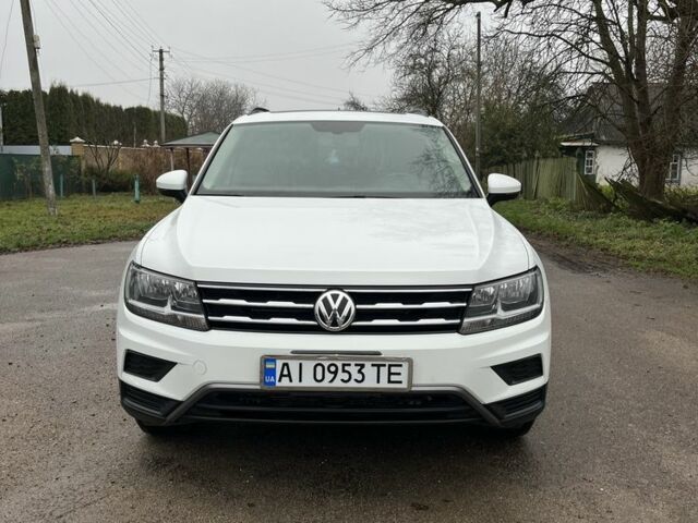 Белый Фольксваген Тигуан, объемом двигателя 2 л и пробегом 119 тыс. км за 20000 $, фото 1 на Automoto.ua