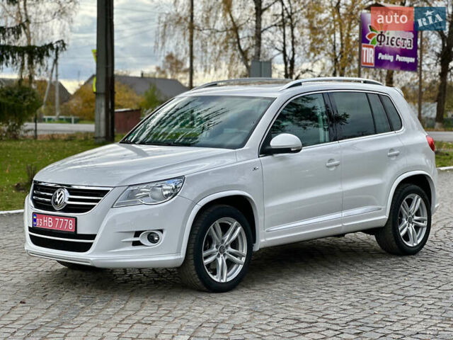 Белый Фольксваген Тигуан, объемом двигателя 1.4 л и пробегом 225 тыс. км за 9700 $, фото 1 на Automoto.ua