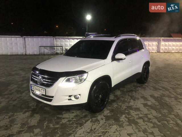 Белый Фольксваген Тигуан, объемом двигателя 2 л и пробегом 277 тыс. км за 11800 $, фото 1 на Automoto.ua