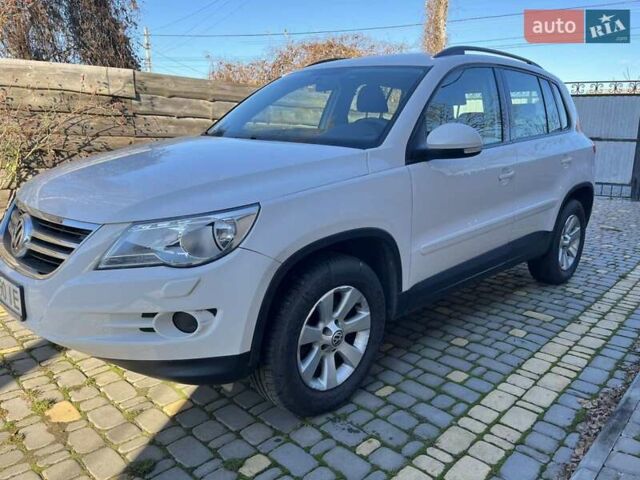 Белый Фольксваген Тигуан, объемом двигателя 1.4 л и пробегом 226 тыс. км за 9660 $, фото 1 на Automoto.ua