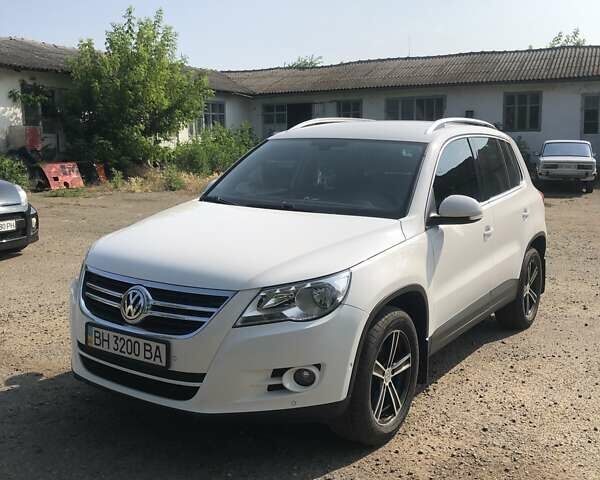Білий Фольксваген Тігуан, об'ємом двигуна 1.97 л та пробігом 126 тис. км за 13000 $, фото 1 на Automoto.ua
