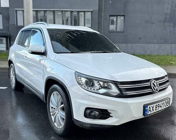 Білий Фольксваген Тігуан, об'ємом двигуна 1.98 л та пробігом 218 тис. км за 10000 $, фото 1 на Automoto.ua