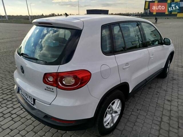 Білий Фольксваген Тігуан, об'ємом двигуна 1.98 л та пробігом 183 тис. км за 9900 $, фото 1 на Automoto.ua