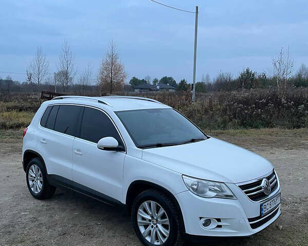 Белый Фольксваген Тигуан, объемом двигателя 1.97 л и пробегом 318 тыс. км за 13300 $, фото 1 на Automoto.ua