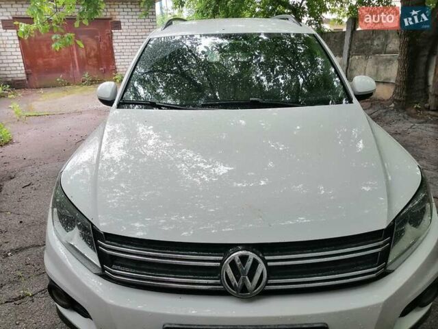 Белый Фольксваген Тигуан, объемом двигателя 2 л и пробегом 184 тыс. км за 10900 $, фото 1 на Automoto.ua