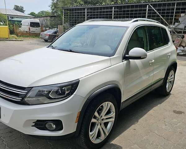 Білий Фольксваген Тігуан, об'ємом двигуна 1.98 л та пробігом 162 тис. км за 11800 $, фото 1 на Automoto.ua