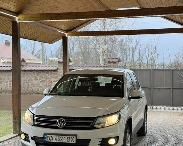 Білий Фольксваген Тігуан, об'ємом двигуна 1.97 л та пробігом 240 тис. км за 10900 $, фото 1 на Automoto.ua