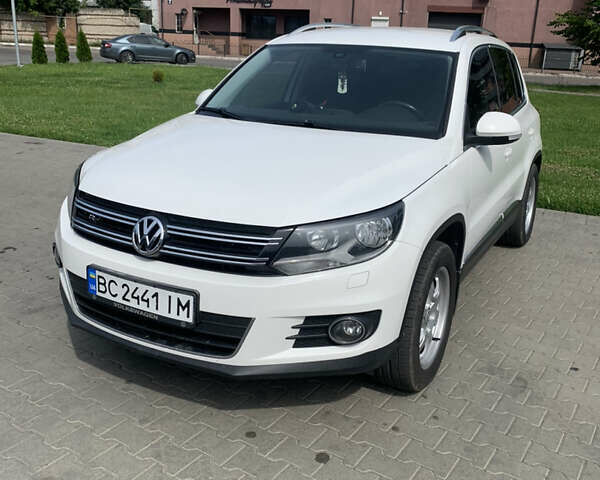 Білий Фольксваген Тігуан, об'ємом двигуна 2 л та пробігом 255 тис. км за 14700 $, фото 1 на Automoto.ua