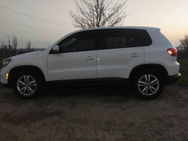 Білий Фольксваген Тігуан, об'ємом двигуна 2 л та пробігом 231 тис. км за 12100 $, фото 1 на Automoto.ua
