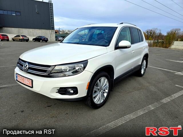 Білий Фольксваген Тігуан, об'ємом двигуна 2 л та пробігом 263 тис. км за 12300 $, фото 1 на Automoto.ua