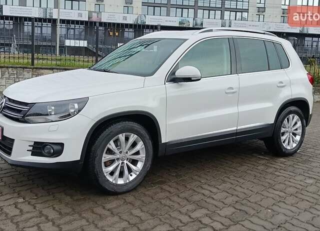 Белый Фольксваген Тигуан, объемом двигателя 2 л и пробегом 95 тыс. км за 17900 $, фото 1 на Automoto.ua
