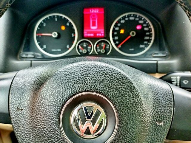 Білий Фольксваген Тігуан, об'ємом двигуна 2 л та пробігом 230 тис. км за 11000 $, фото 1 на Automoto.ua