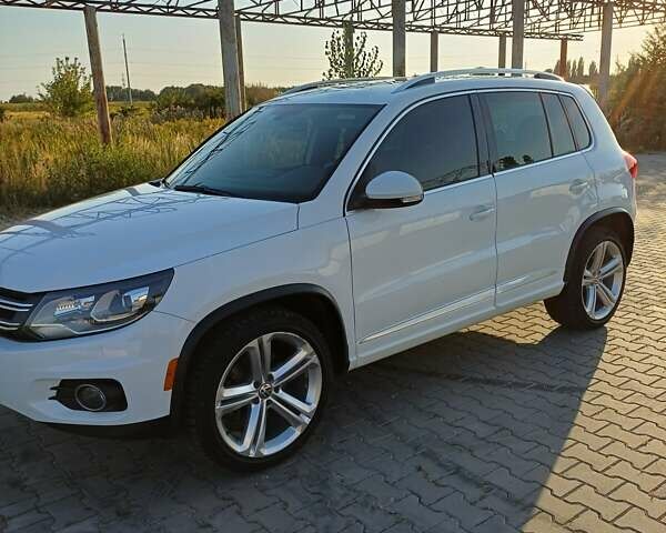 Белый Фольксваген Тигуан, объемом двигателя 1.98 л и пробегом 285 тыс. км за 12500 $, фото 1 на Automoto.ua