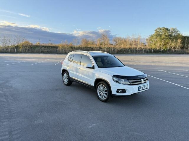 Білий Фольксваген Тігуан, об'ємом двигуна 2 л та пробігом 122 тис. км за 12200 $, фото 1 на Automoto.ua