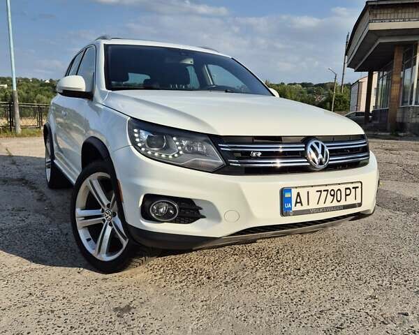 Білий Фольксваген Тігуан, об'ємом двигуна 1.98 л та пробігом 196 тис. км за 12900 $, фото 1 на Automoto.ua