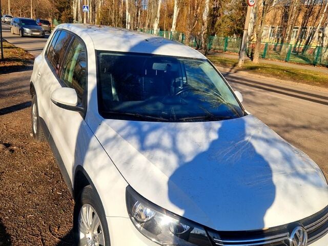 Білий Фольксваген Тігуан, об'ємом двигуна 2 л та пробігом 208 тис. км за 11500 $, фото 1 на Automoto.ua