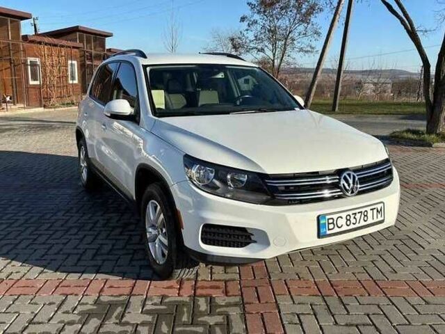 Белый Фольксваген Тигуан, объемом двигателя 2 л и пробегом 162 тыс. км за 8000 $, фото 1 на Automoto.ua