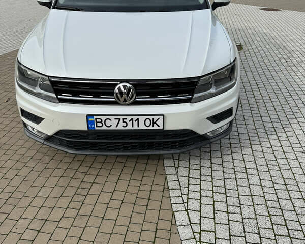 Білий Фольксваген Тігуан, об'ємом двигуна 1.98 л та пробігом 125 тис. км за 21300 $, фото 1 на Automoto.ua
