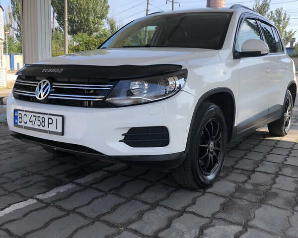 Белый Фольксваген Тигуан, объемом двигателя 1.98 л и пробегом 165 тыс. км за 10900 $, фото 1 на Automoto.ua
