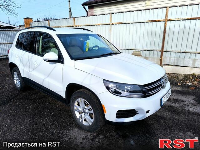 Белый Фольксваген Тигуан, объемом двигателя 2 л и пробегом 104 тыс. км за 14700 $, фото 1 на Automoto.ua