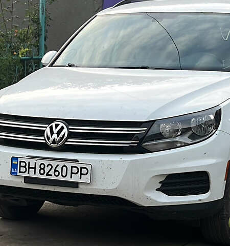 Белый Фольксваген Тигуан, объемом двигателя 2 л и пробегом 115 тыс. км за 12900 $, фото 1 на Automoto.ua