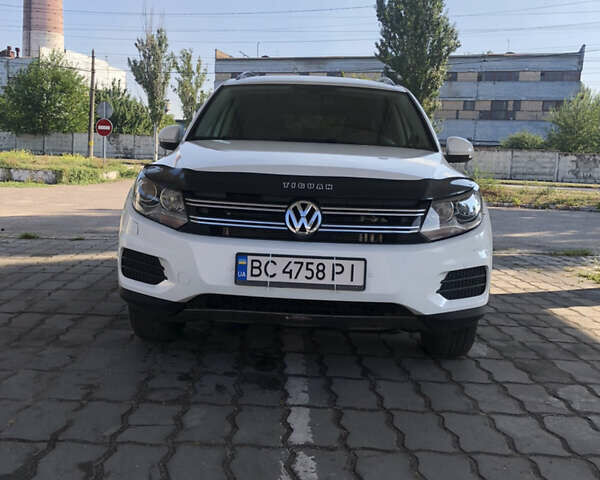 Білий Фольксваген Тігуан, об'ємом двигуна 1.98 л та пробігом 165 тис. км за 11500 $, фото 1 на Automoto.ua