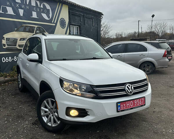 Білий Фольксваген Тігуан, об'ємом двигуна 2 л та пробігом 191 тис. км за 13500 $, фото 1 на Automoto.ua
