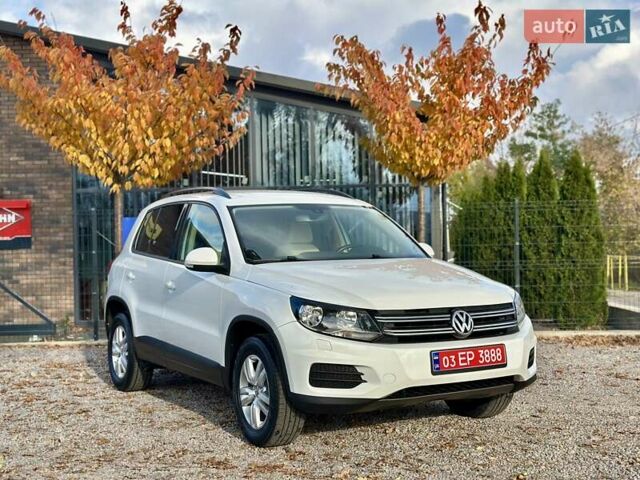 Белый Фольксваген Тигуан, объемом двигателя 2 л и пробегом 144 тыс. км за 14550 $, фото 1 на Automoto.ua