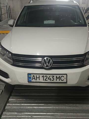 Белый Фольксваген Тигуан, объемом двигателя 1.98 л и пробегом 80 тыс. км за 14500 $, фото 1 на Automoto.ua