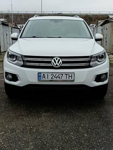 Белый Фольксваген Тигуан, объемом двигателя 1.98 л и пробегом 121 тыс. км за 14999 $, фото 1 на Automoto.ua