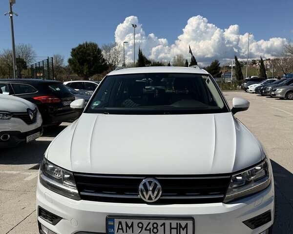 Белый Фольксваген Тигуан, объемом двигателя 1.97 л и пробегом 280 тыс. км за 23000 $, фото 1 на Automoto.ua