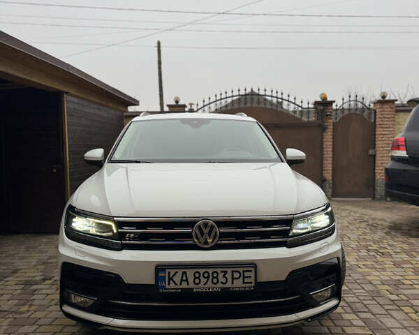 Белый Фольксваген Тигуан, объемом двигателя 1.97 л и пробегом 189 тыс. км за 25600 $, фото 1 на Automoto.ua