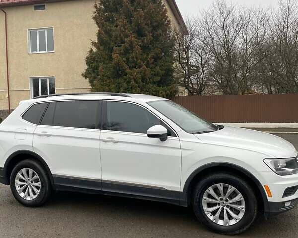 Белый Фольксваген Тигуан, объемом двигателя 1.98 л и пробегом 133 тыс. км за 16900 $, фото 1 на Automoto.ua