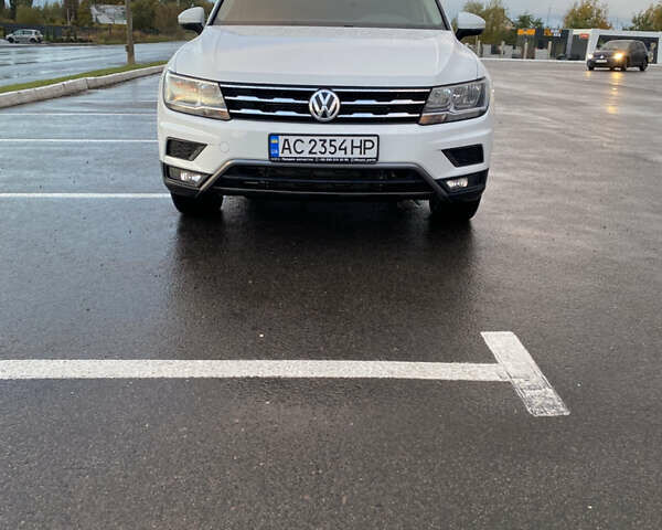 Білий Фольксваген Тігуан, об'ємом двигуна 1.98 л та пробігом 128 тис. км за 24000 $, фото 1 на Automoto.ua