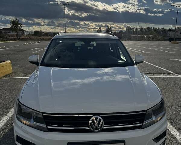 Білий Фольксваген Тігуан, об'ємом двигуна 1.98 л та пробігом 179 тис. км за 23500 $, фото 1 на Automoto.ua