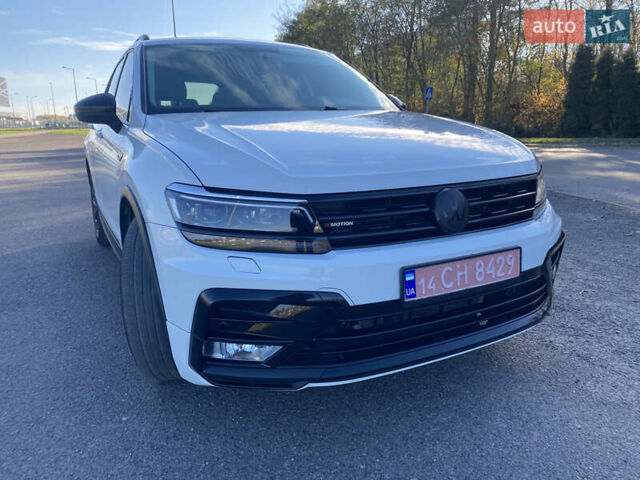 Белый Фольксваген Тигуан, объемом двигателя 2 л и пробегом 166 тыс. км за 14700 $, фото 1 на Automoto.ua